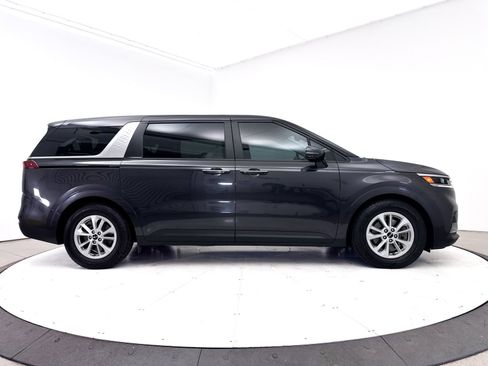 Used 2023 Kia Carnival LX FWD image 39