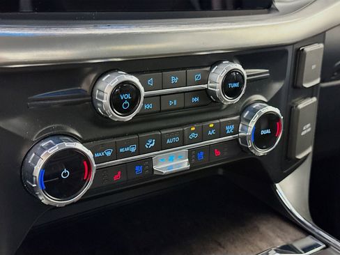 Used 2022 Ford F150 Lariat AWD/4WD image 17