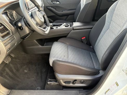 Certified 2023 Nissan Rogue SV image 33