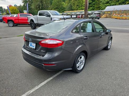 Used 2017 Ford Fiesta SE image 6