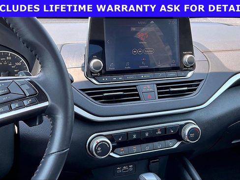 Used 2020 Nissan Altima 2.5 SR w/ Premium Package FWD image 6