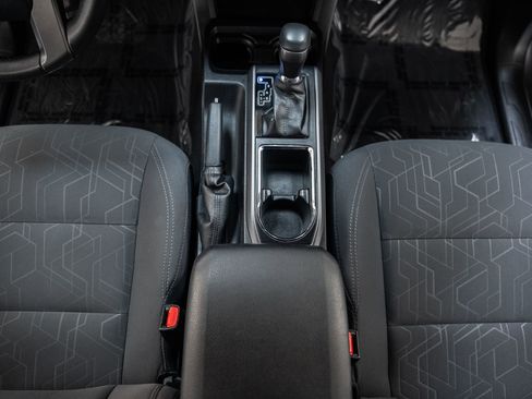 Used 2017 Toyota Tacoma TRD Off-Road image 29