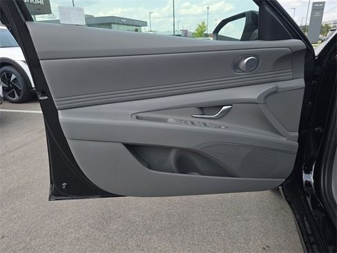 New 2025 Hyundai Elantra Sport image 13
