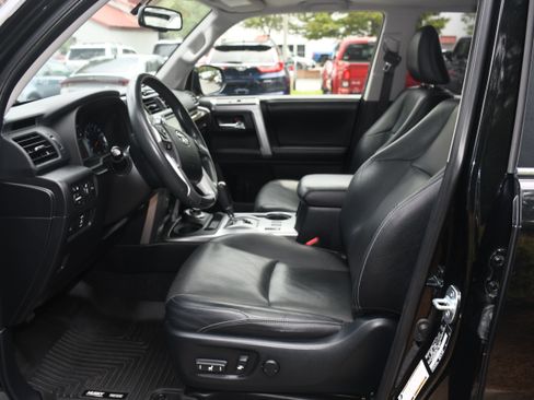 Used 2019 Toyota 4Runner Limited AWD/4WD image 8