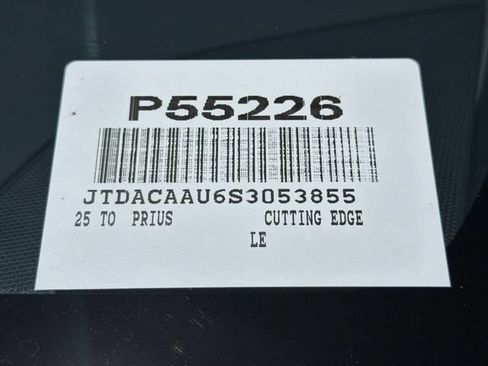 Used 2025 Toyota Prius LE FWD image 32