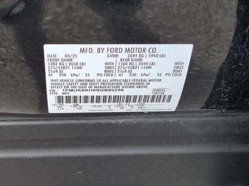 Used 2025 Ford Explorer ST-Line w/ ST-Line Street Pack AWD/4WD image 38
