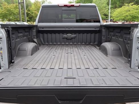 Used 2025 Chevrolet Silverado 2500 ZR2 w/ Technology Package AWD/4WD image 23