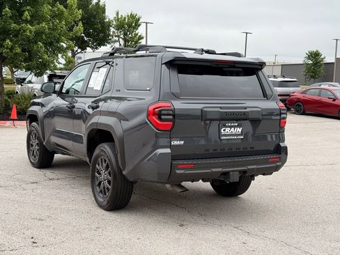 Used 2025 Toyota 4Runner SR5 AWD/4WD image 5