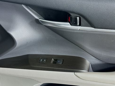 Used 2023 Toyota Camry SE image 29