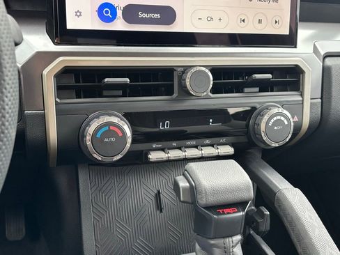 Used 2026 Toyota Tacoma TRD Off-Road image 21