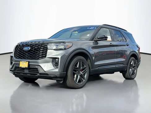 Used 2025 Ford Explorer ST-Line w/ Premium Package image 14