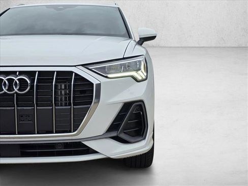 Certified 2025 Audi Q3 2.0T Premium w/ Convenience Package AWD/4WD image 10