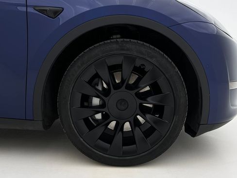Used 2021 Tesla Model Y Long Range image 28