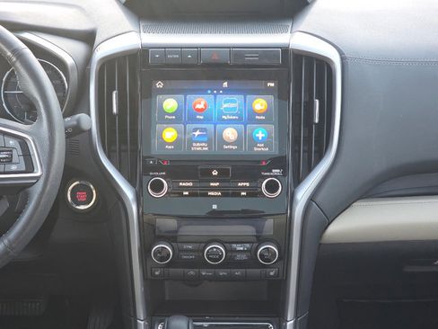 Used 2022 Subaru Ascent Limited w/ Technology Package image 3