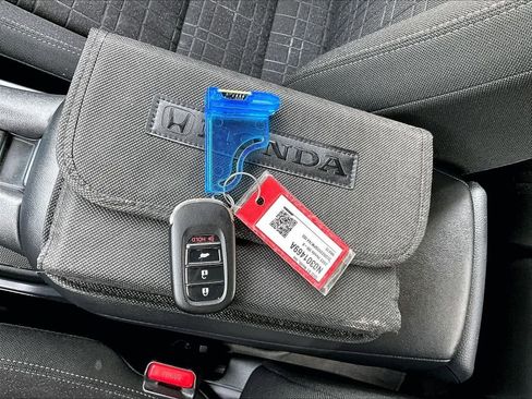 Used 2023 Honda HR-V LX image 30