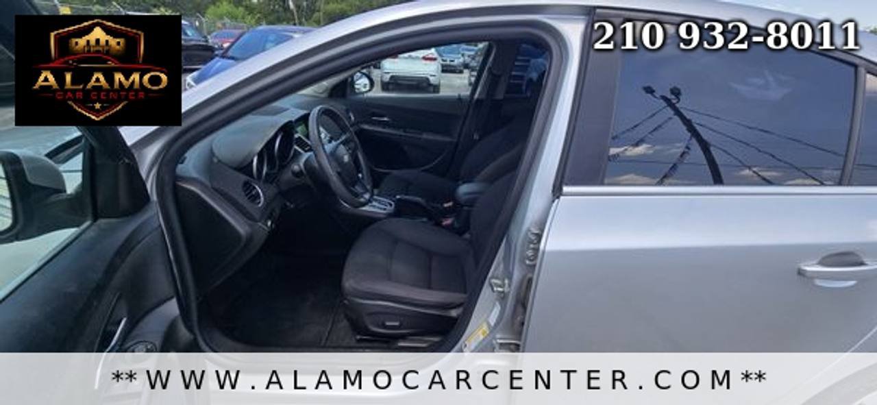 Used 2015 Chevrolet Cruze LT FWD image 31