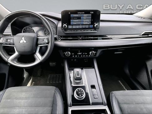 Used 2023 Mitsubishi Outlander SE AWD/4WD image 16