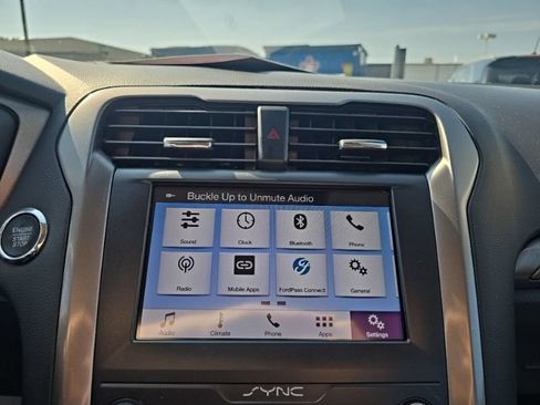 Used 2019 Ford Fusion SE AWD/4WD image 15