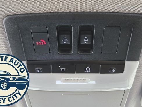 Used 2022 Mitsubishi Outlander SE image 19