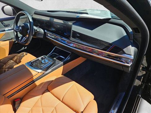 Certified 2025 BMW 740i w/ Premium Package image 21