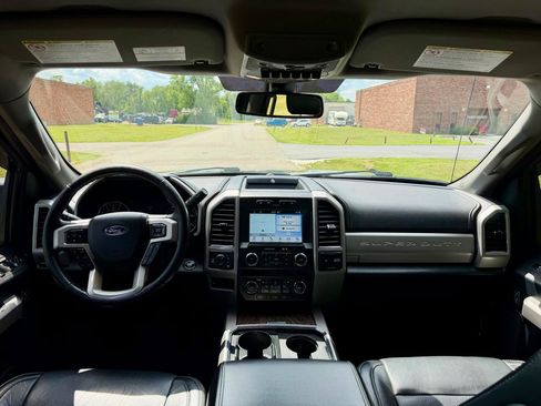 Used 2019 Ford F250 Lariat w/ Lariat Ultimate Package AWD/4WD image 39