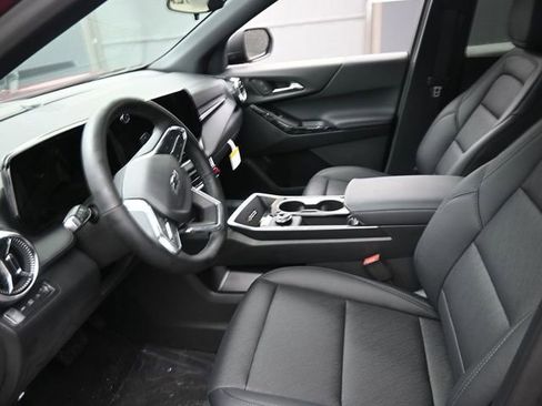 New 2026 Chevrolet Equinox LT w/ Convenience Package II image 8