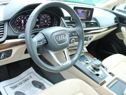 Used 2019 Audi Q5 2.0T Premium Plus w/ Premium Plus Package AWD/4WD image 10
