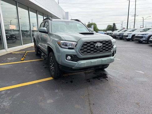 Used 2023 Toyota Tacoma TRD Sport AWD/4WD image 7