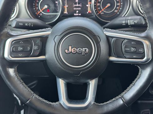 Used 2022 Jeep Gladiator Overland w/ Cold Weather Group AWD/4WD image 13