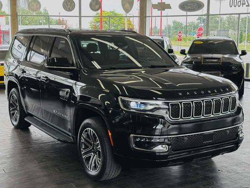 Used 2025 Jeep Wagoneer Series II AWD/4WD image 1