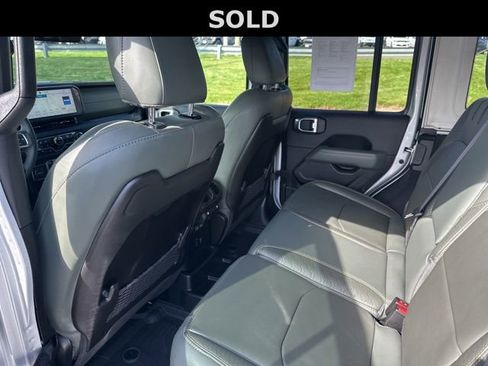 Used 2024 Jeep Wrangler High Altitude AWD/4WD image 10