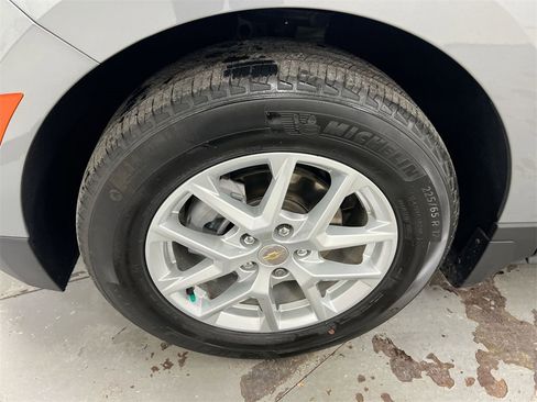 Used 2023 Chevrolet Equinox LS w/ LS Convenience Package image 25