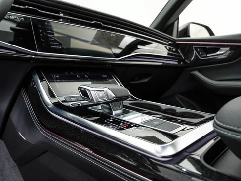 Certified 2024 Audi Q8 Premium Plus w/ Premium Plus Package AWD/4WD image 17