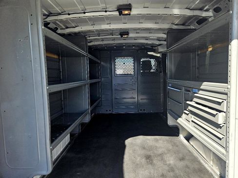 Used 2020 Nissan NV 2500 SV image 19