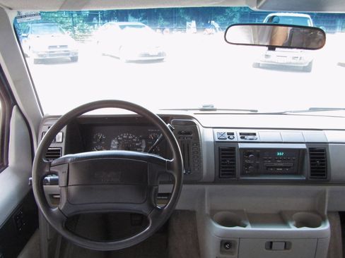 Used 1995 GMC Safari Passenger image 16