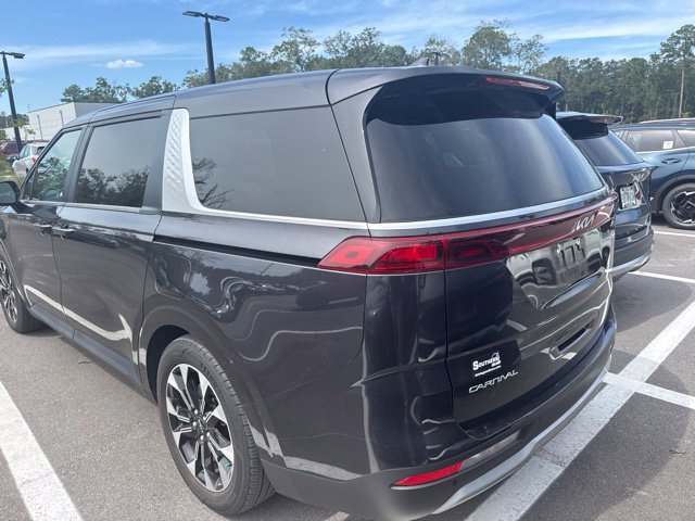 Used 2024 Kia Carnival EX FWD image 5