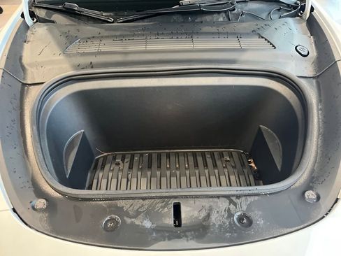 Used 2021 Tesla Model Y Long Range image 22