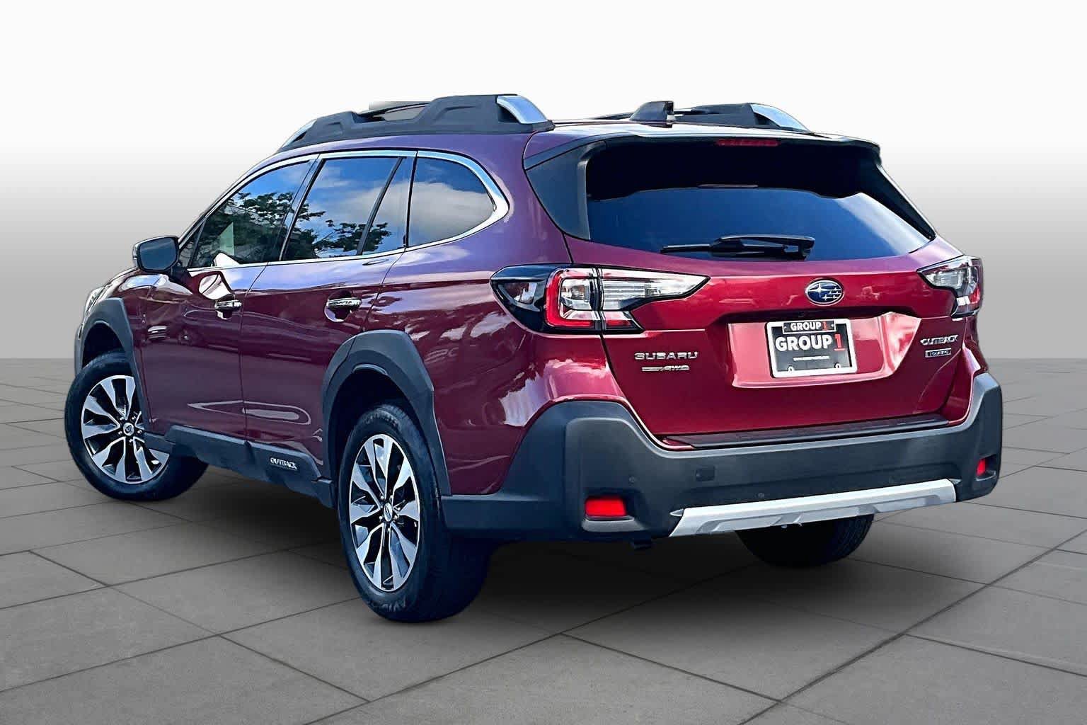 Used 2023 Subaru Outback Touring AWD/4WD image 12
