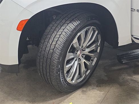 Used 2021 GMC Yukon Denali w/ Denali Premium Package image 34