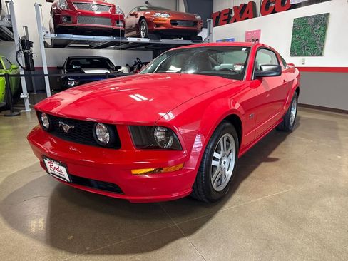 Used 2005 Ford Mustang GT Premium image 21