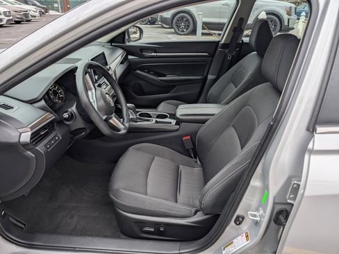 Used 2023 Nissan Altima 2.5 SV image 13