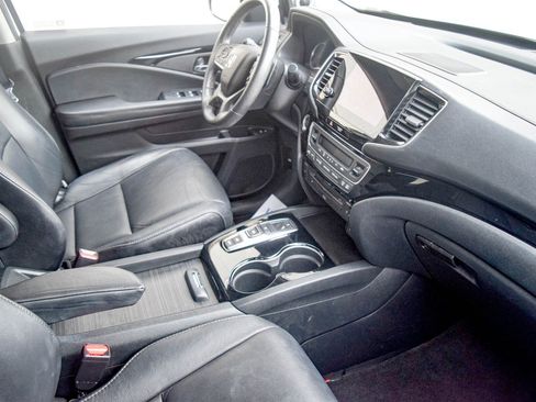 Used 2022 Honda Pilot Touring image 4