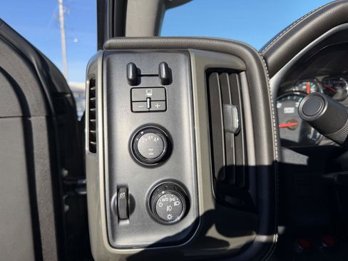 Used 2019 Chevrolet Silverado 2500 High Country w/ Duramax Plus Package image 6