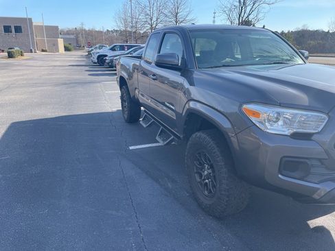 Used 2016 Toyota Tacoma SR w/ SR Convenience Package image 13
