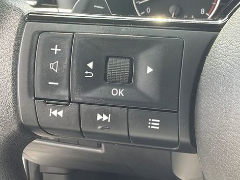 Used 2023 Nissan Rogue SV AWD/4WD image 24
