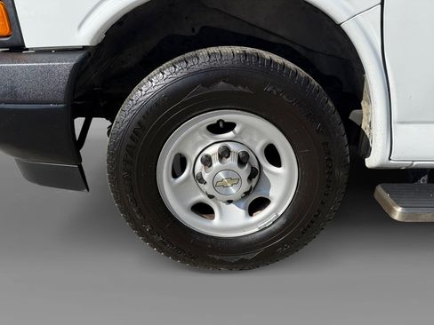 Used 2020 Chevrolet Express 2500 w/ Driver Convenience Package image 9