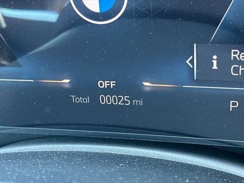 New 2026 BMW 740i xDrive T image 24