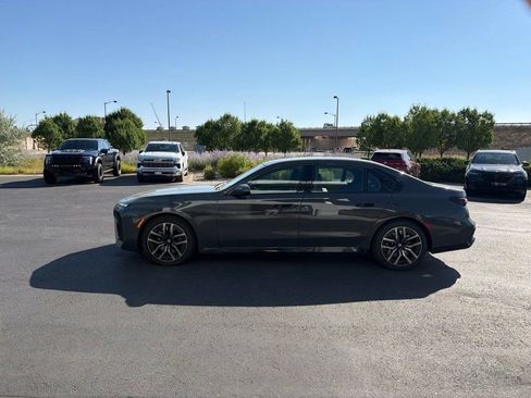 Used 2025 BMW 760i xDrive w/ Executive Package AWD/4WD image 2