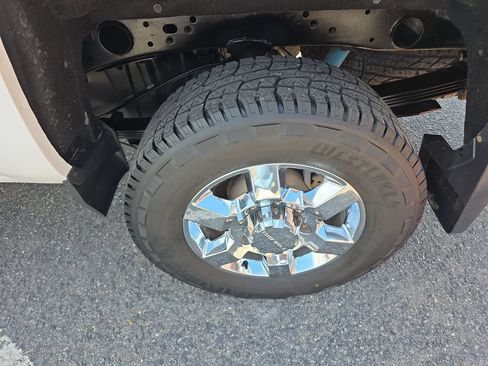 Used 2017 Chevrolet Silverado 2500 LT AWD/4WD image 39