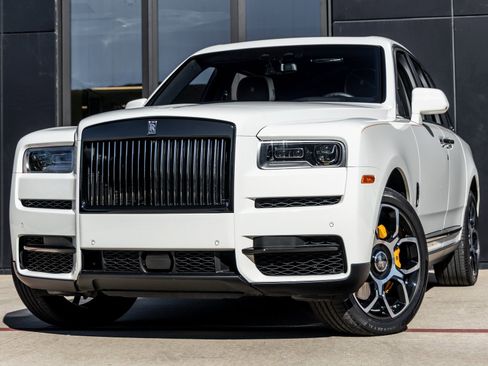 Used 2024 Rolls-Royce Cullinan Black Badge image 1